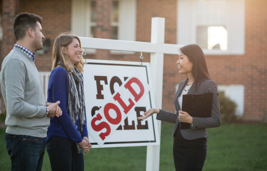 8 Reasons to Choose a Real Estate Agent Over “For Sale By Owner”